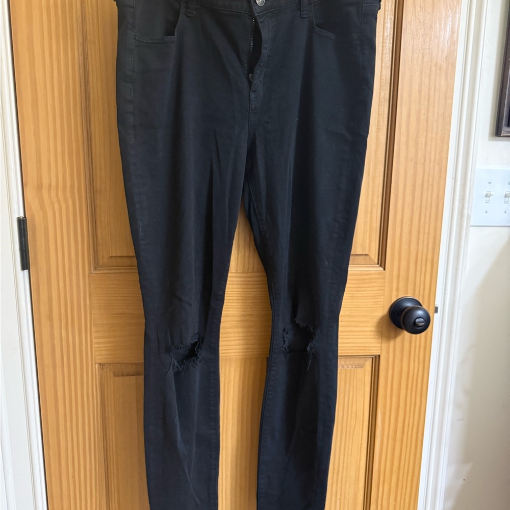 American Eagle Outfitters Black Skinny Jeans with Knee Rips